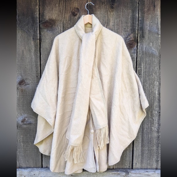 White alpaca wool cape - Picture 1 of 1